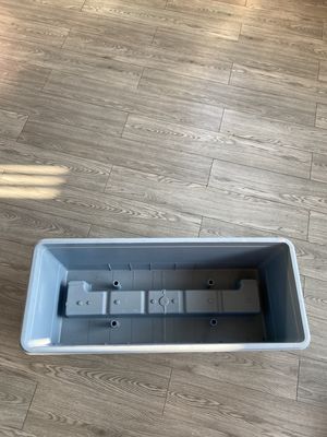 큰 정원 심기 트레이 - 초고층과 녹색 지붕의 완벽한 조합